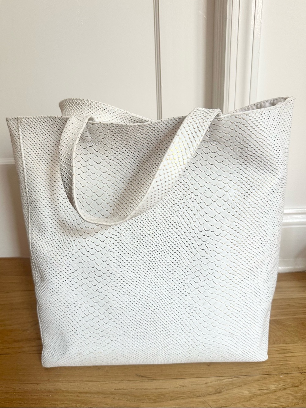 Snakeskin Embossed White Tote - Gold Sheen
